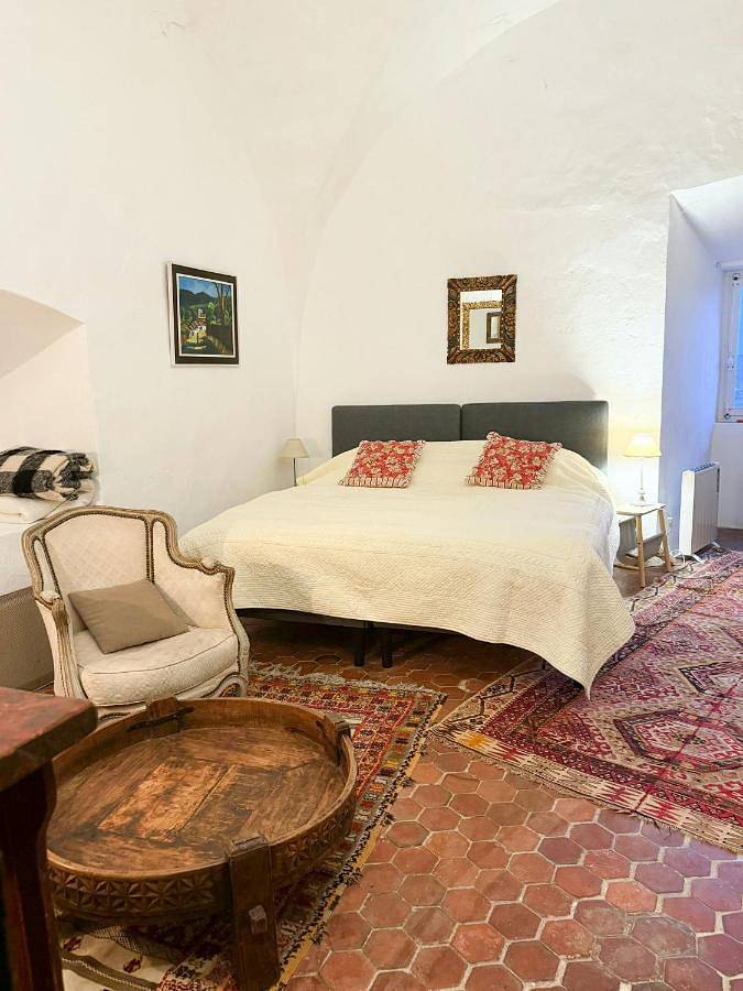 Location de vacances pour 8 personnes, avec jardin ainsi que piscine et terrasse, animaux acceptés à Vénéjan - 4