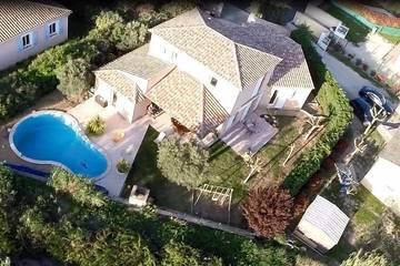 Location de vacances pour 6 personnes, avec jardin à Clarensac