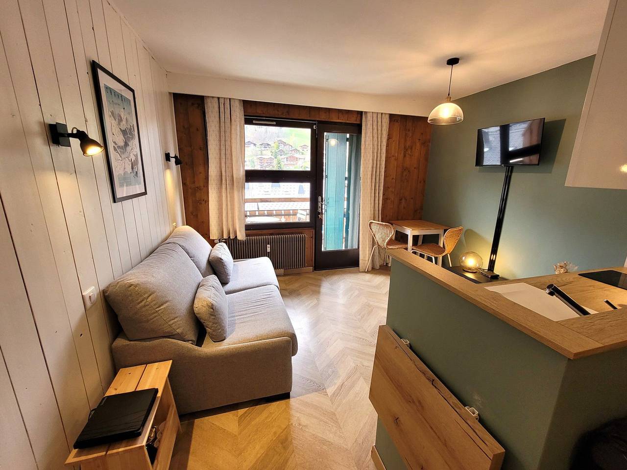 Ganzes Studio, Renoviertes Studio mit Balkon im Zentrum der Station, am Schneefront, ideal für Paare in Les Gets, Les Portes du Soleil