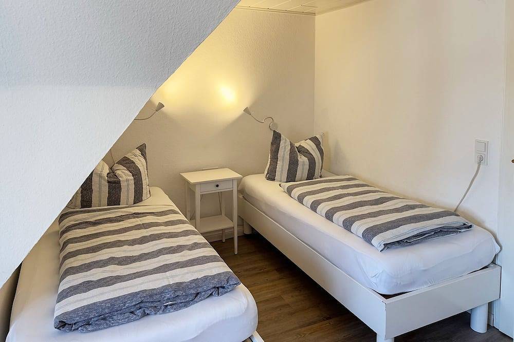 Ganze Wohnung, Haus Frisia Ferienwohnung Frisia 5 mit Garten, Wlan & nur 500 m zum Meer in Norddorf, Amrum