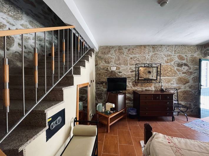 Quarto para 3 pessoas, com piscina infantil e jardim, com animais de estimação na Serra da Estrela