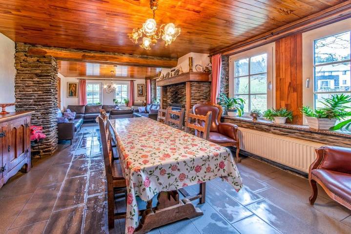 Location de vacances pour 14 personnes, avec terrasse ainsi que sauna et jacuzzi dans Cherain - 4