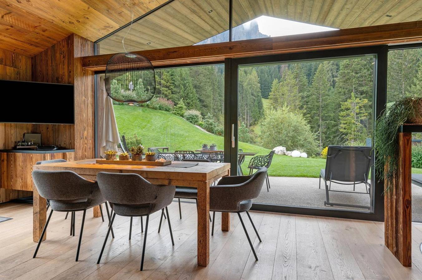 Chalet 'L Piz Dolomites' an der Skipiste in Wolkenstein, Dolomiti Superski