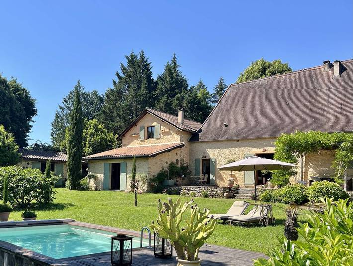 Gîte pour 4 personnes, avec jardin et piscine à Paunat