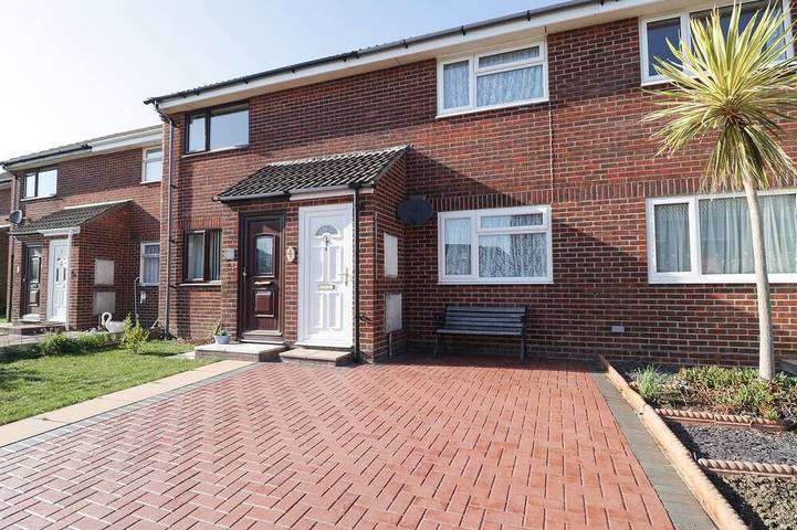 Cottage for 4 people, with garden, with pets in Weymouth