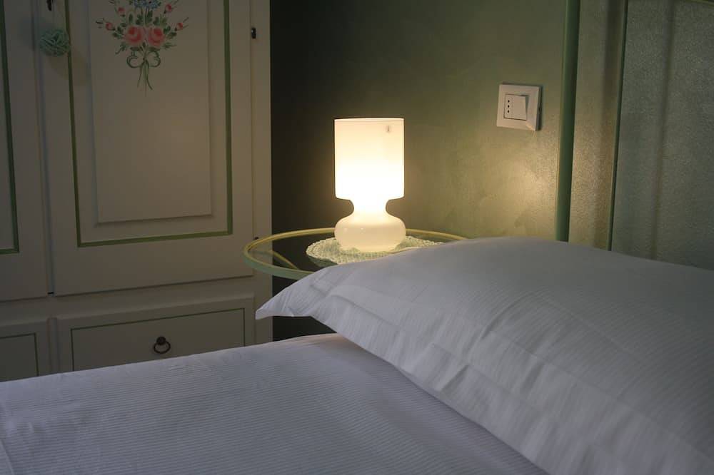 Apartment in a two-family house with exclusive park and pool 10' from the sea in Tavullia, Pesaro-Urbino