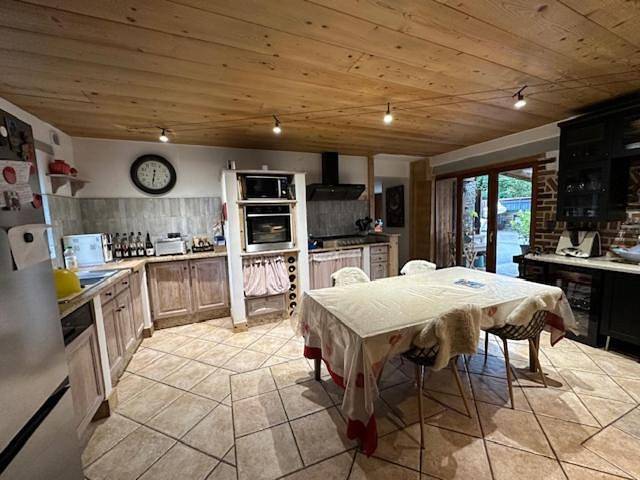 Gîte, avec Balcon et Terrasse ainsi que Jardin et Vue à Coise-Saint-Jean-Pied-Gauthier - 3