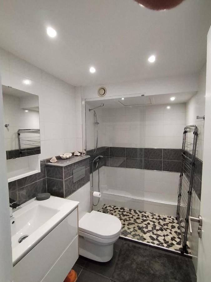 Gîte pour 4 personnes, avec vue et terrasse dans Port du Kernével - 2