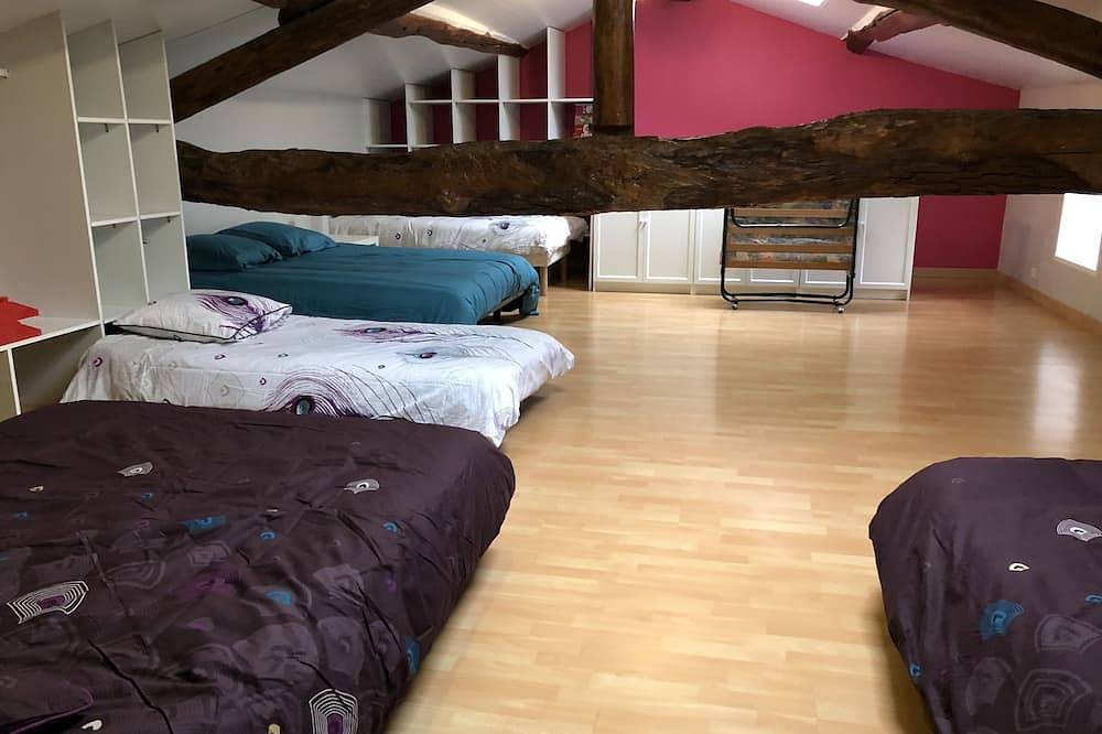 Haus 4/15 Personen im Herzen der Auvergne in Mareugheol, Besse-et-Saint-Anastaise und Umgebung