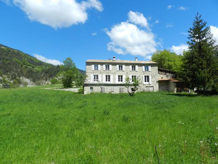 Gîte pour 4 personnes, avec Terrasse et Jardin à Braux