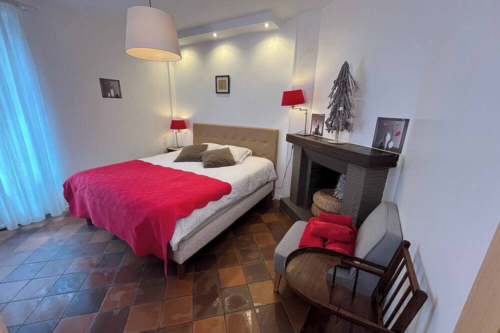 Chez Oscar, maison en pierre en plein cœur de Barbizon in Barbizon, Parc naturel régional du Gâtinais français