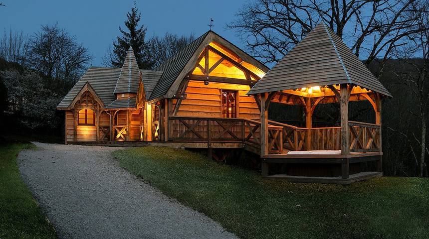 Gîte pour 6 personnes, avec jacuzzi ainsi que jardin et terrasse, animaux acceptés