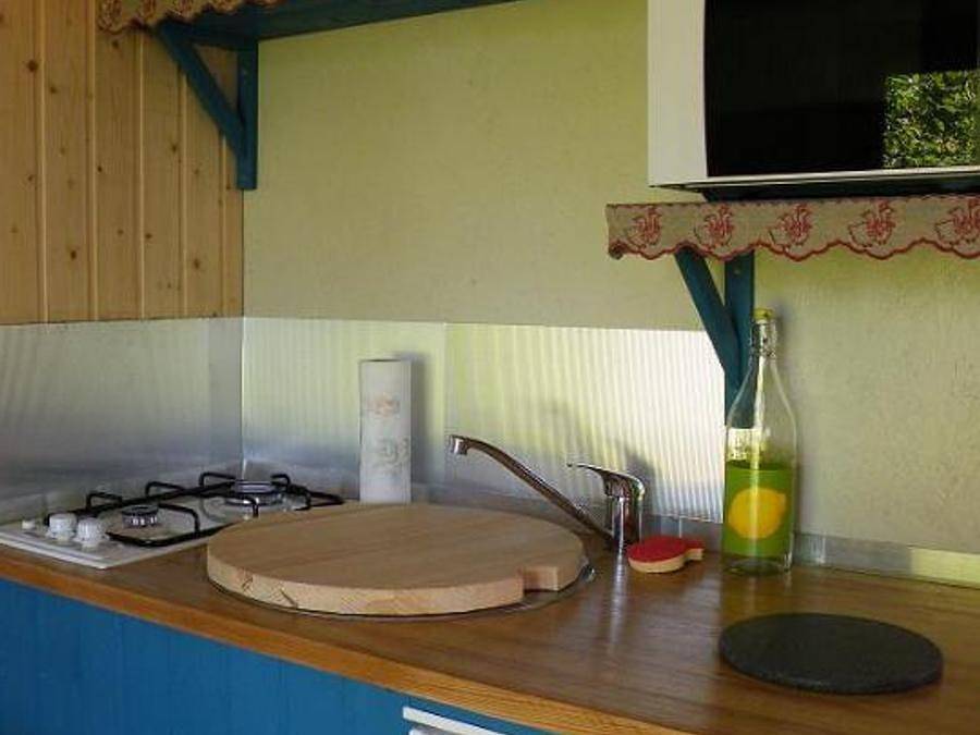 Camping Noix de Pecan'y - Hébergement 2 personnes - Roulotte de charme La Mésange in Le Buisson-de-Cadouin, Périgord Noir