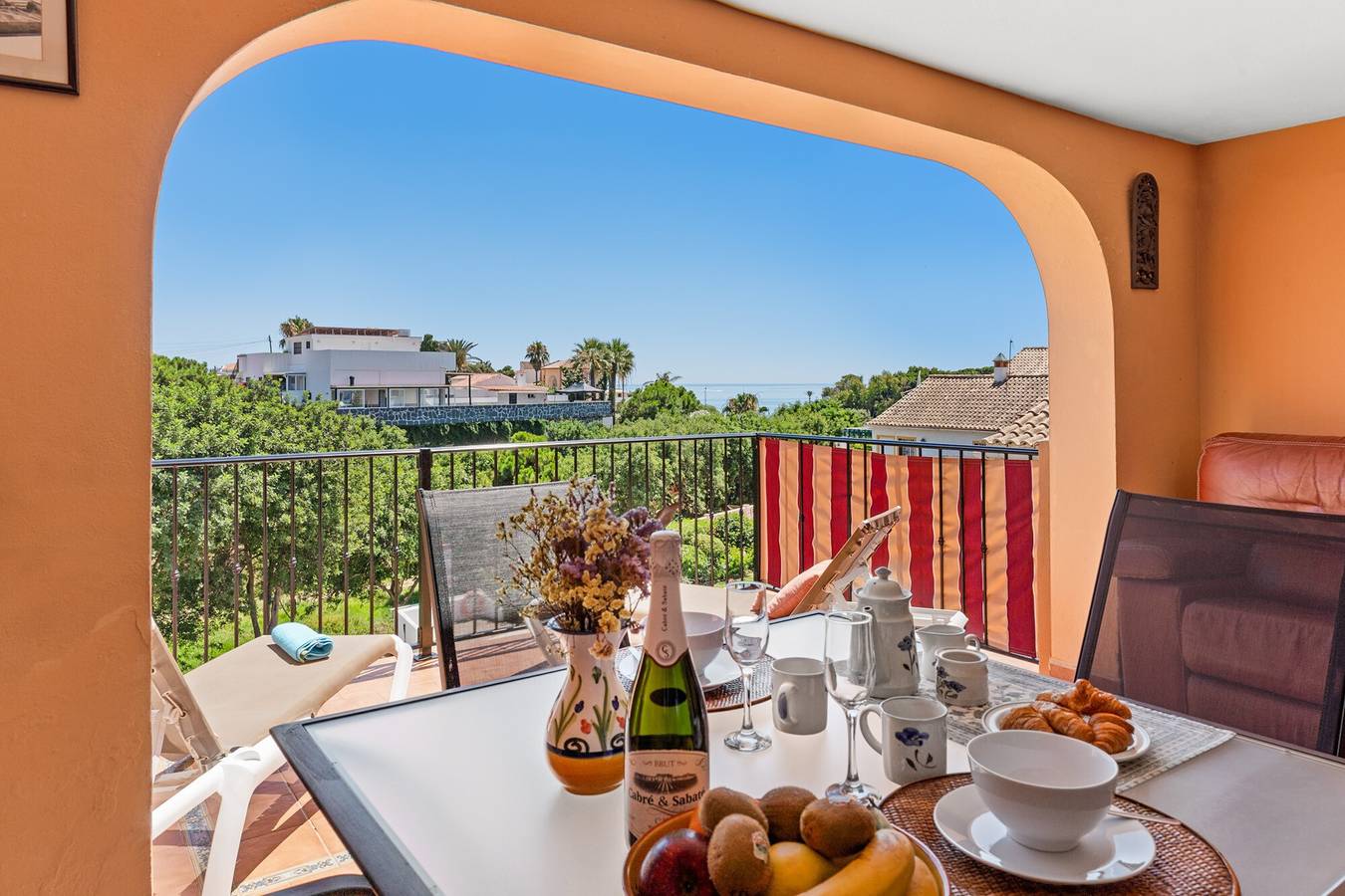 Geheel appartement, Appartement 'Con Encanto' met zeezicht, Wi-Fi en airconditioning in Mijas Costa, Mijas