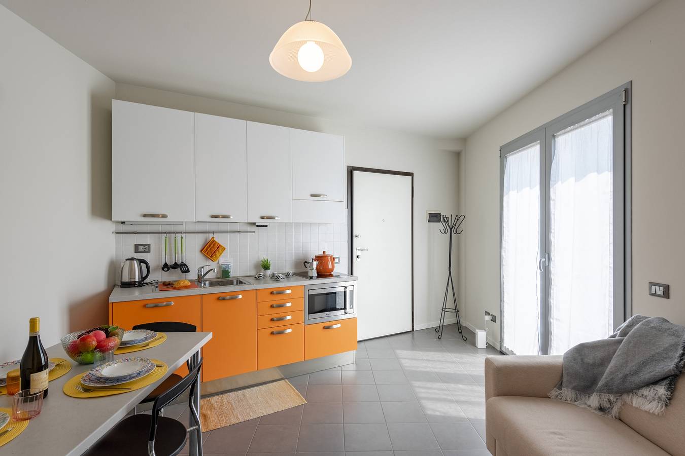 Entire apartment, Rosy House 100m from lake & Shared Pool in Maderno, Toscolano-Maderno