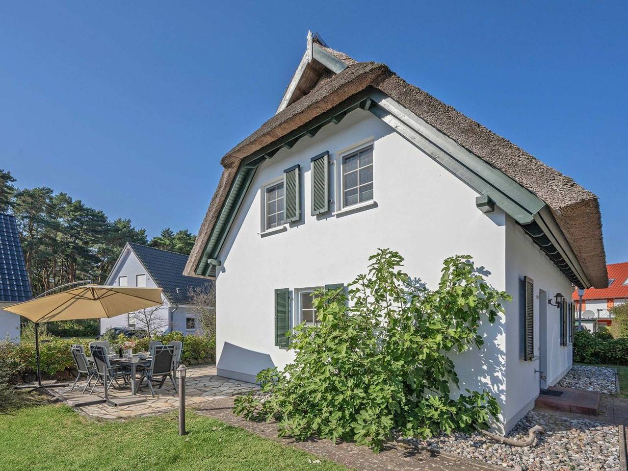 Reethus am Küstenwald - Modernes Ferienhaus mit Sauna, Garten & Strandnähe auf Usedom in Koserow, Bernsteinbäder