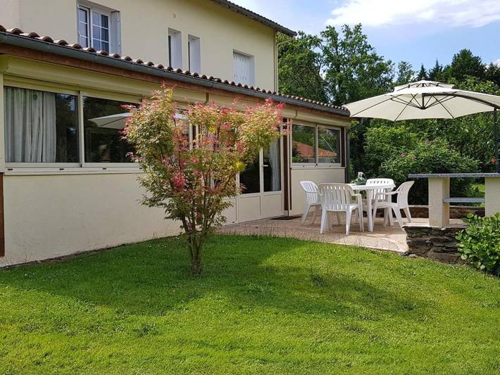 Location de vacances pour 2 personnes, avec Terrasse à Saint-Jory-de-Chalais