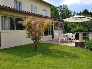 Gîte pour 2 personnes, avec terrasse et jardin à Saint-Jory-de-Chalais