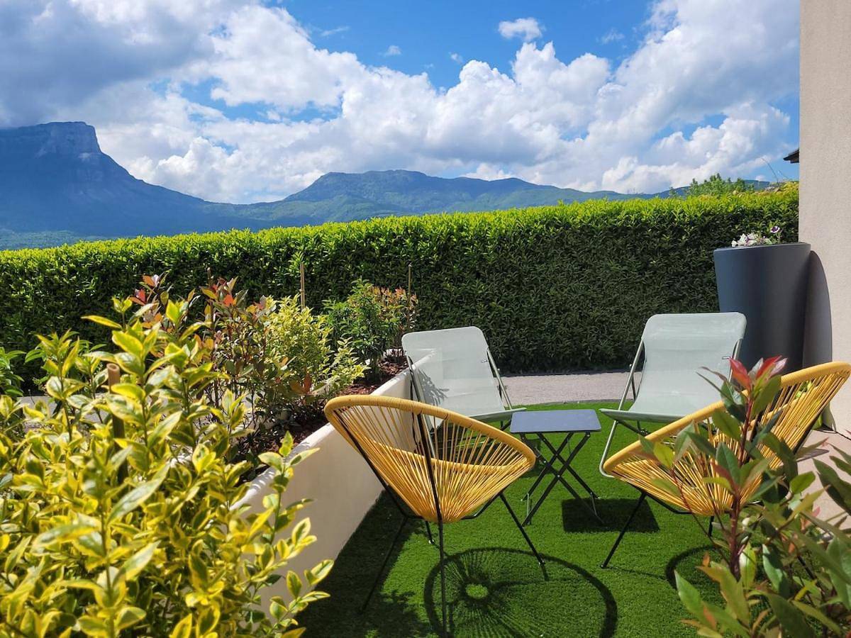 Appartement entier, Appartement 1 à 4 personnes entre lacs vignes et montagnes in Porte-de-Savoie, Région de Chambéry