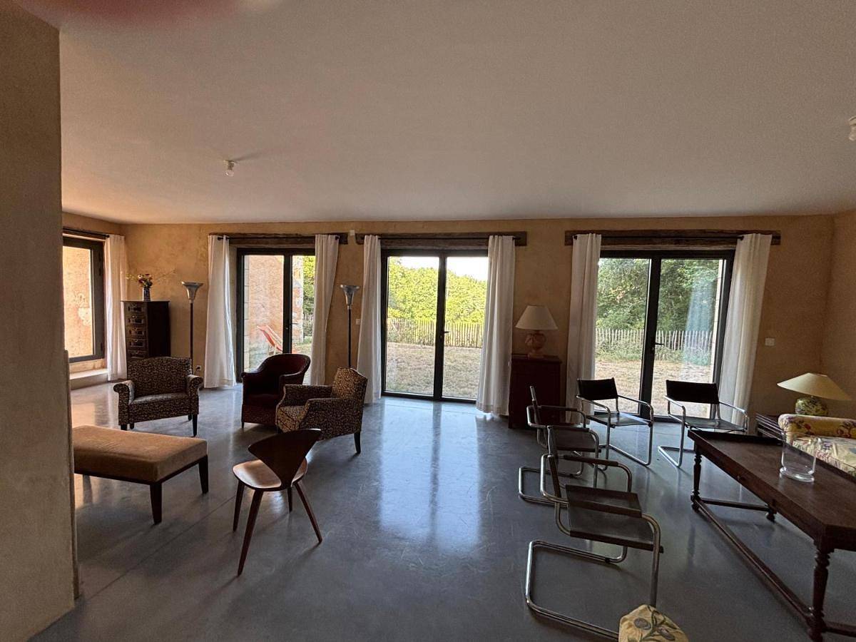 Seven-Bedroom House in Issac, Périgord Pourpre