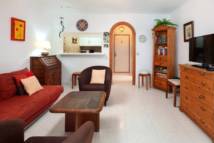 Entire apartment, Apartment "Junto a la Playa A11" with Sea View, Shared Pool & Wi-Fi in Torrox Costa, Torrox