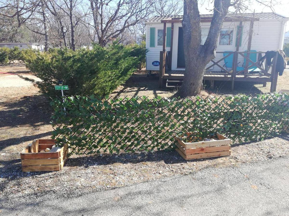 Appartement entier, Camping 3* ! Proghe Des Gorges Du Verdon Et Lac De Ste Croix 04500 ! Tout Equipe ! Champs De Lavandes ! Calme ! Nbres Activites ! Randonnees ! Nautisme ! in Sainte-Croix-du-Verdon, Gorges du Verdon