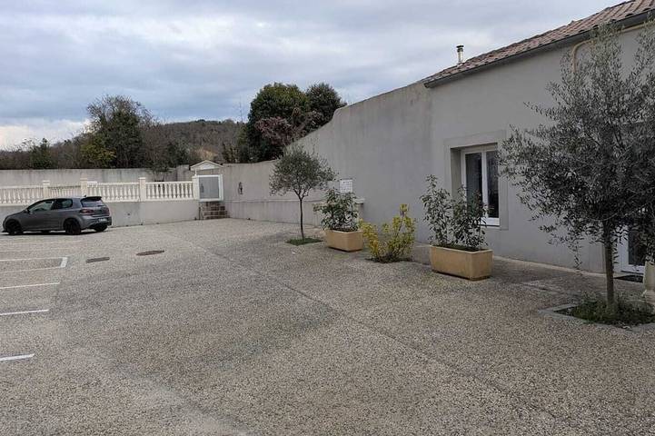 Ganze Wohnung, Cosy 2/4-person apartment with pool in the center of Ruoms in Ruoms, Ardèche
