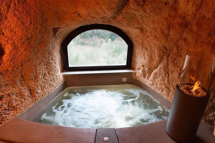 Location de vacances pour 4 personnes, avec jacuzzi et balcon à Calcata