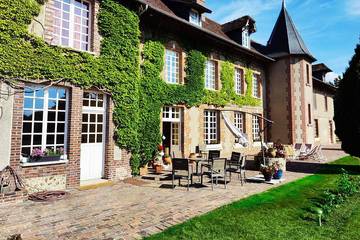 Gîte pour 14 personnes, avec jardin et jacuzzi à Conches-en-Ouche