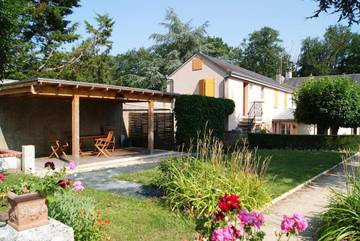 Chambre d’hôte pour 3 personnes, avec vue ainsi que terrasse et jardin à Seur
