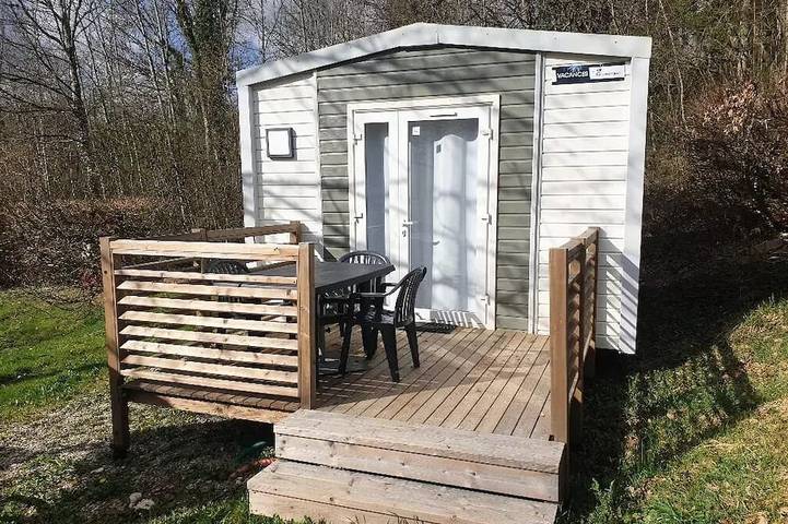 Camping für 2 Personen im Jura