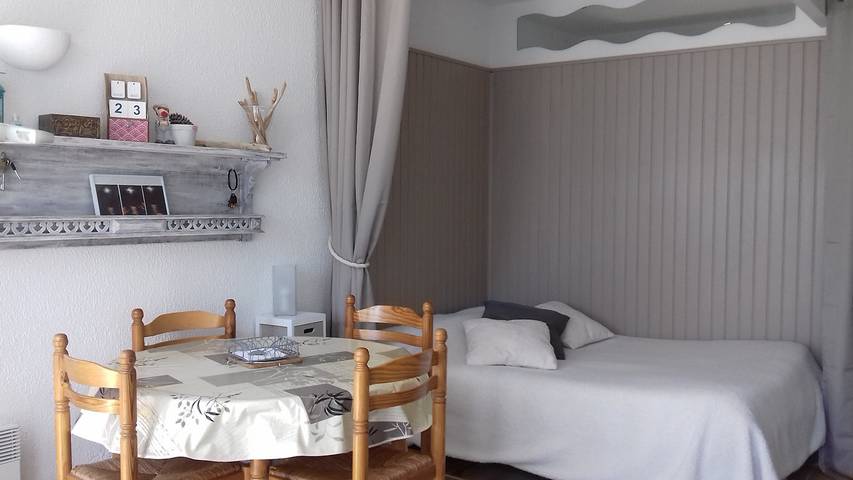 Gîte pour 2 personnes, avec piscine et terrasse à Saint-Palais-sur-Mer - 2