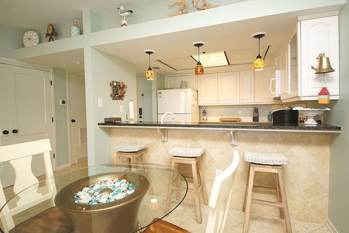 Beach rental for 6 people, with hot tub and pool as well as balcony in Destin