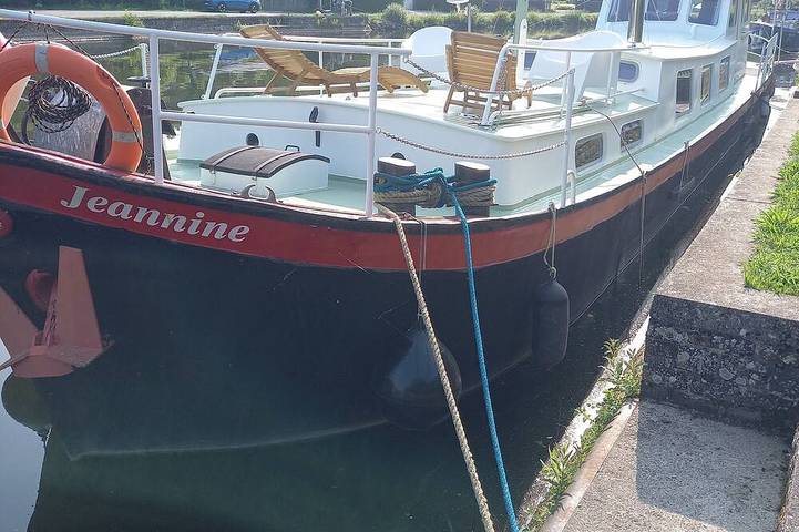 Péniche pour 6 personnes, animaux acceptés à Lobbes