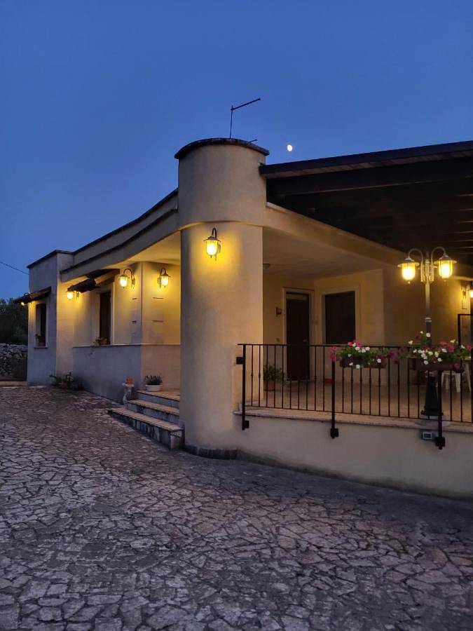 Villa per 4 persone, con giardino e panorama, con animali domestici in Putignano