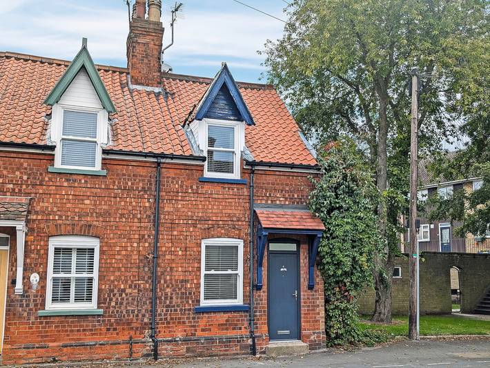 Cottage for 3 people, with garden, with pets in Beverley