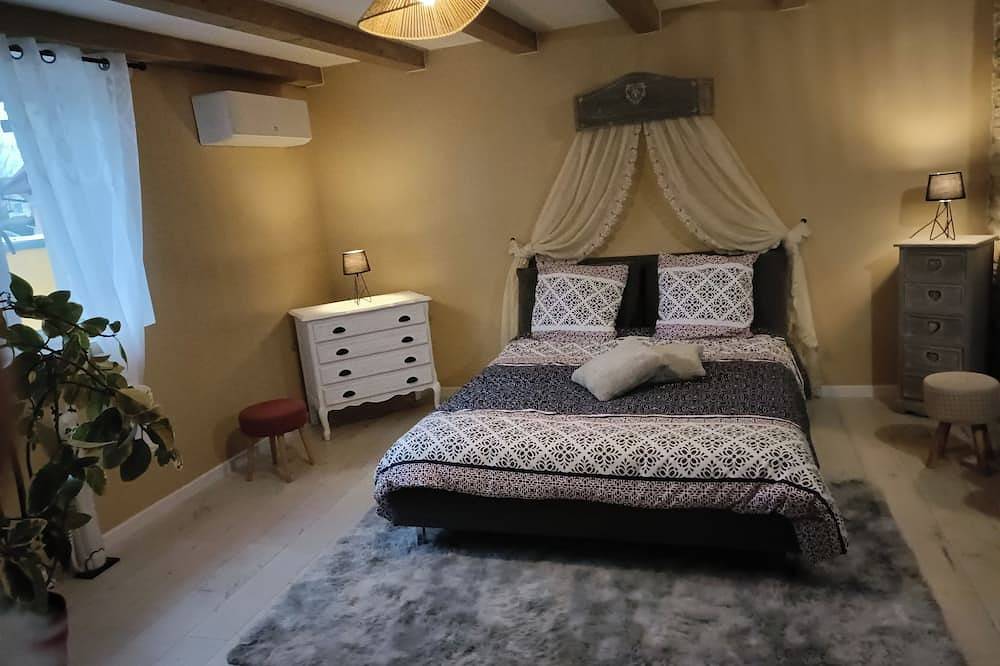 Ganze Wohnung, Large family apartment with Jacuzzi and Sauna in Münsterol die Burg, Territoire-de-Belfort