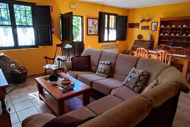 Casa de vacaciones para 4 personas, con vistas y jardín, Se admiten mascotas en Parque Natural de Las Ubiñas-La Mesa - 2