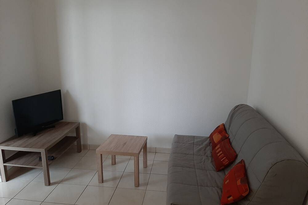 House with 1 bedroom, 1 veranda and a garage near the circuit of 24 hours in Le Mans, Sarthe