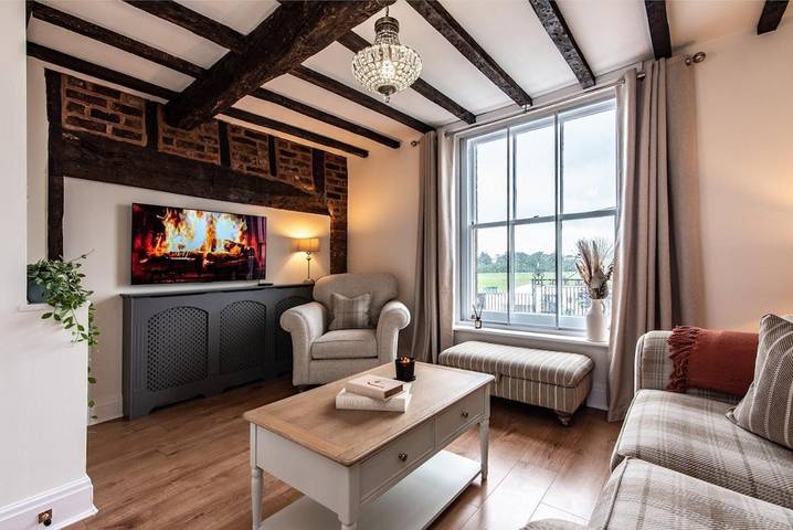 Bed and breakfast for 4 people, with terrace in Chester
