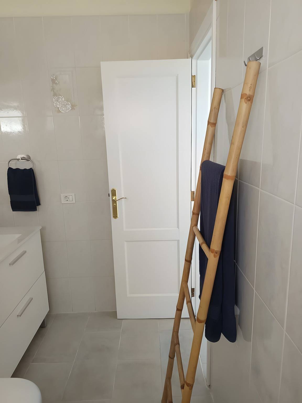 Appartement entier, Appartement de vacances 'Medano House' avec vue montagne, terrasse privée et Wi-Fi in Playa el Médano, Granadilla de Abona