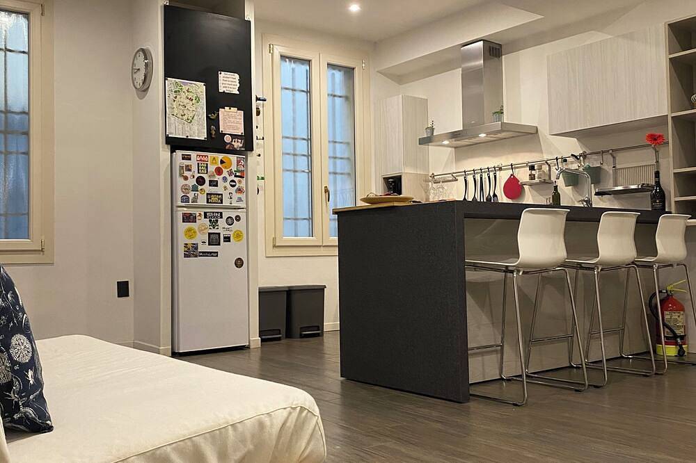Ganze Wohnung, La Cocinella: Elegant Modena Stay Steps from Cathedral & Fine Dining in Modena, Modena Provinz
