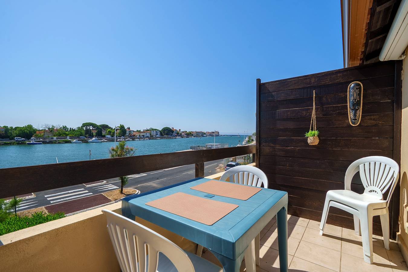 Appartement entier, Entre Mer et Pinèdes - Appt avec balcon, vue mer in la Tamarissière, Agde