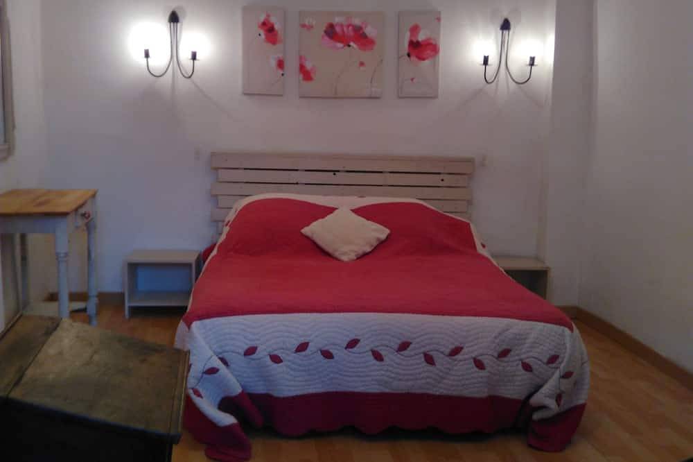 Pretty little village house in Aups, Brignoles region
