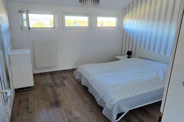 Ganze Wohnung, Moderne Ferienwohnung mit bezaubernder Seesicht in Gaienhofen, Untersee