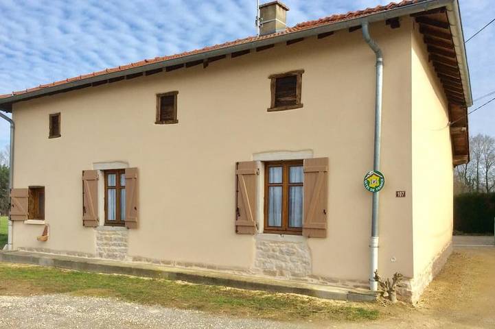 Location de vacances pour 5 personnes, avec jardin dans Grièges