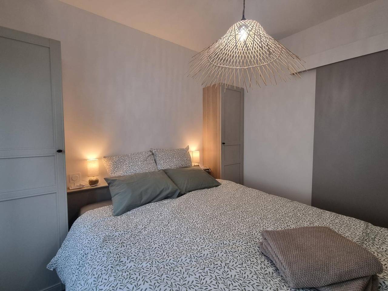Charming cottage in Montrond-les-Bains with parking and wifi, foto 12
