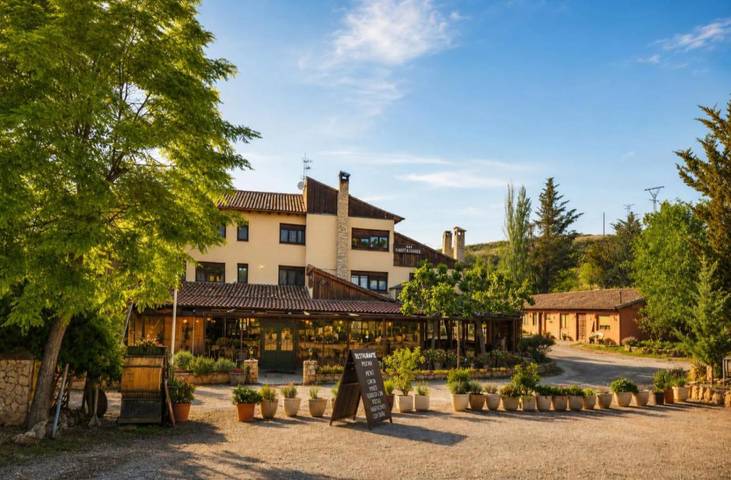 Hotel für 3 Personen, mit Kinderpool und Garten sowie Pool, mit Haustier - 1