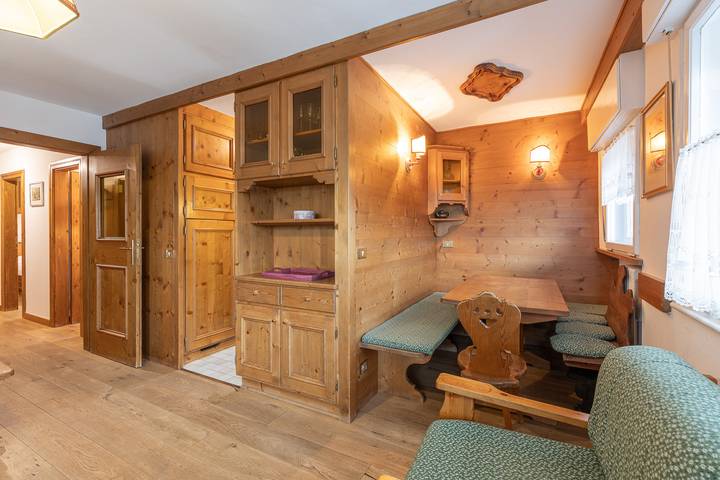 Entire apartment, Casa De Zeto, a few steps from the center in Cortina d'Ampezzo, Dolomiti Superski