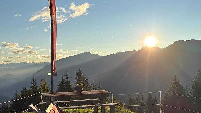 Ferienwohnung für 4 Personen, mit Ausblick und Garten, kinderfreundlich in Fließ